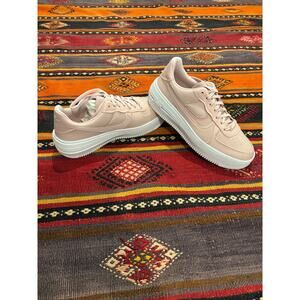 Nike Women's Air Force 1 PLT.AF.ORM